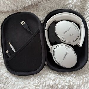 BOSE QUIET COMFORT HEADPHONES